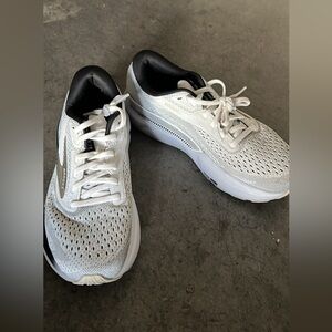 Brooks Adrenaline GTS 24